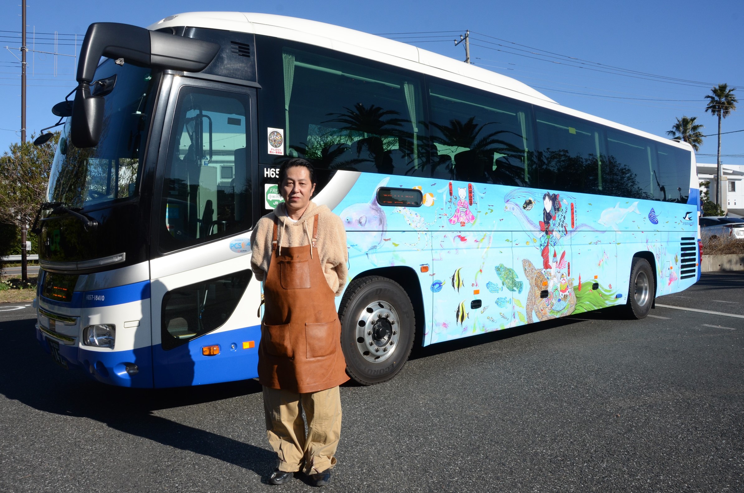 文太 井上文太氏デザイン ラッピングバス3/31迄運行中！ - 館山市観光協会